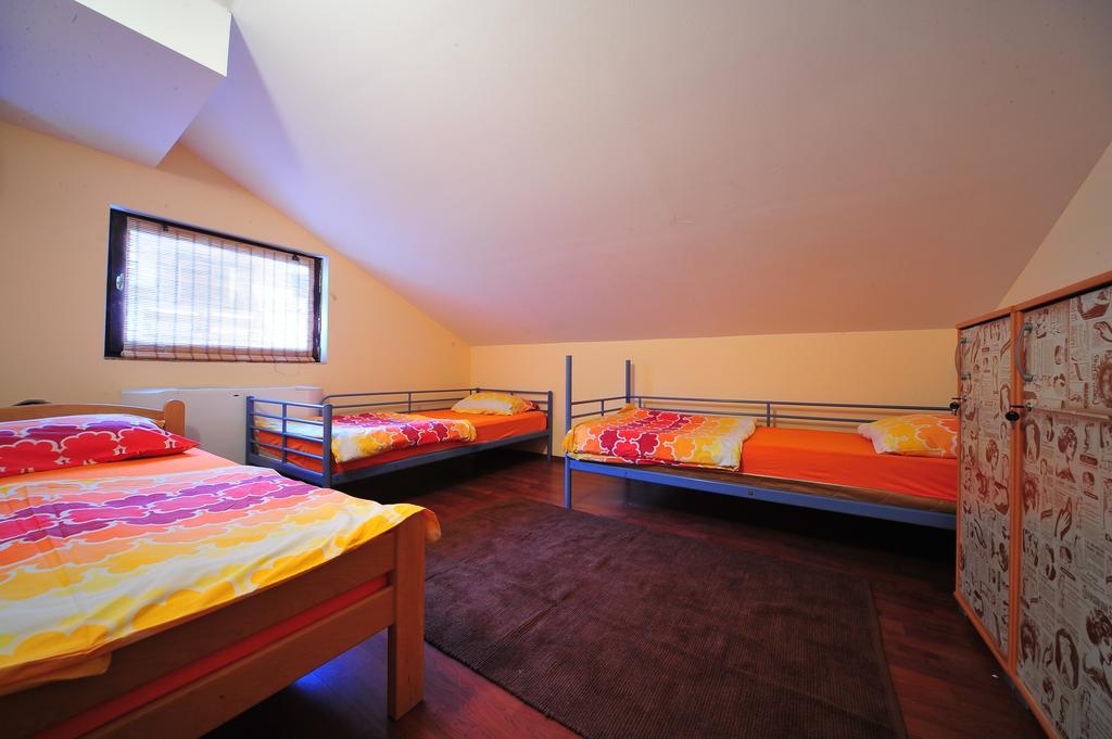 Hostel Bed N Beer Beograd Phòng bức ảnh