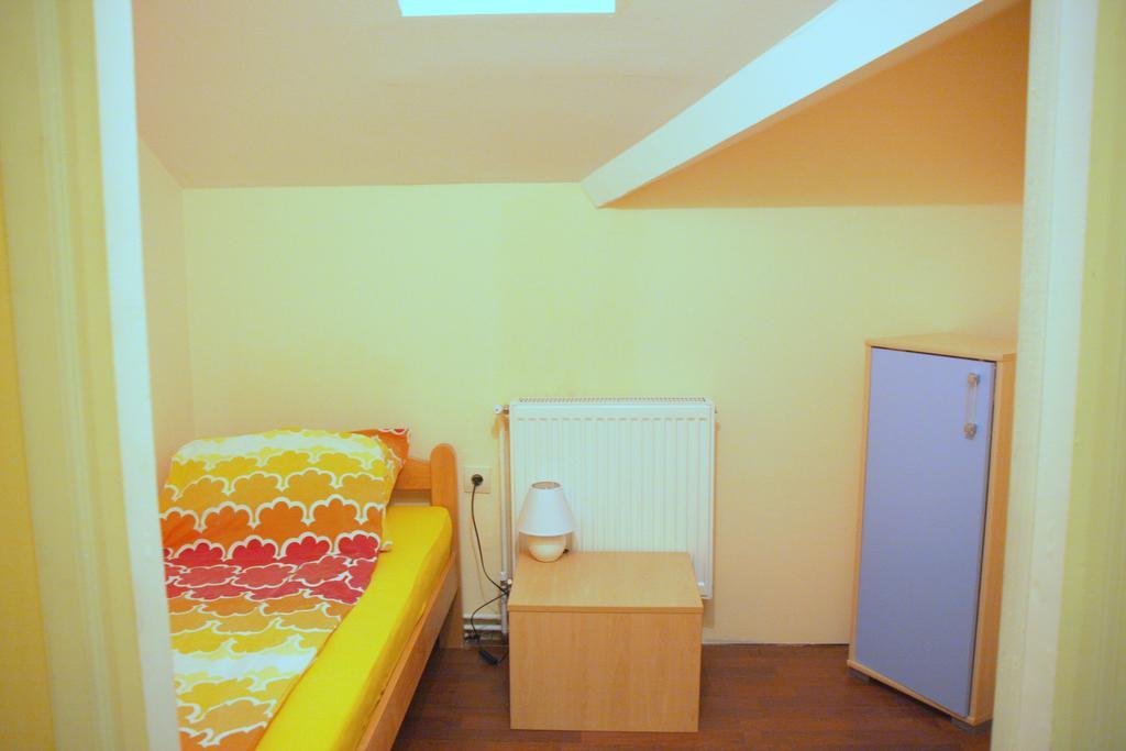 Hostel Bed N Beer Beograd Phòng bức ảnh