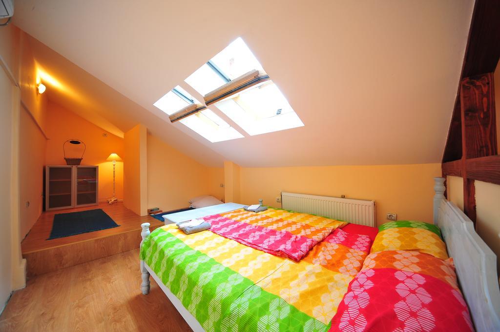 Hostel Bed N Beer Beograd Ngoại thất bức ảnh
