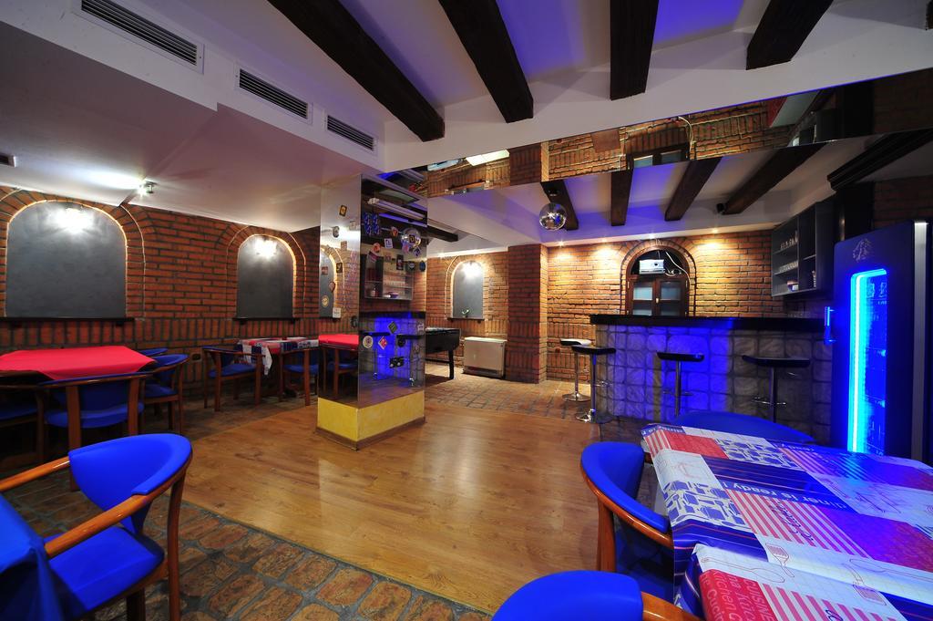 Hostel Bed N Beer Beograd Ngoại thất bức ảnh