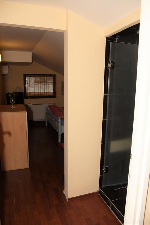 Hostel Bed N Beer Beograd Ngoại thất bức ảnh