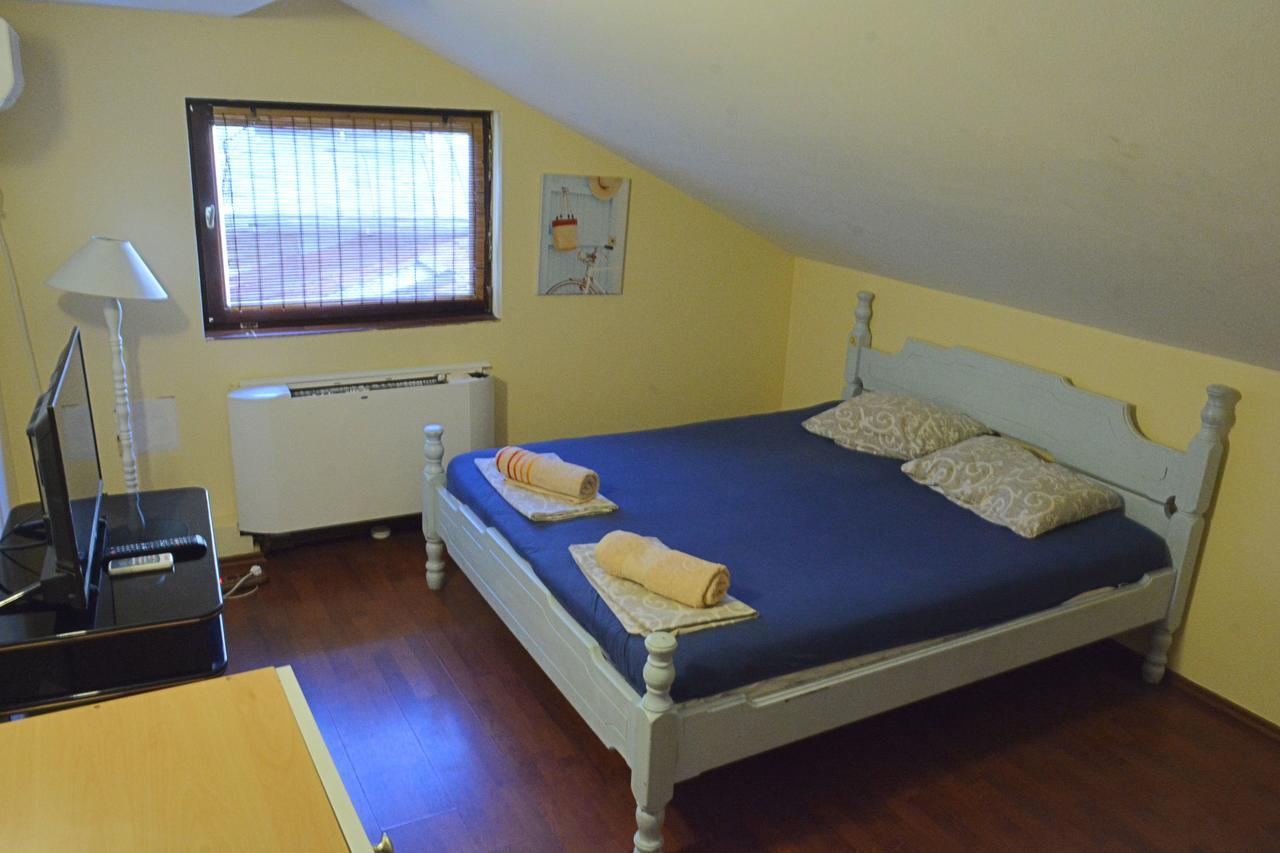 Hostel Bed N Beer Beograd Ngoại thất bức ảnh