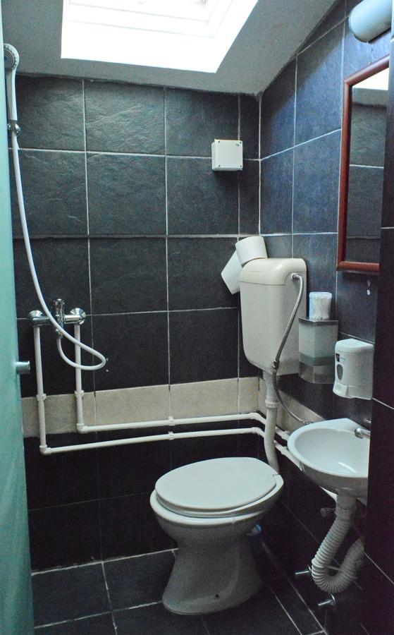 Hostel Bed N Beer Beograd Ngoại thất bức ảnh